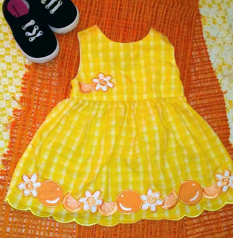 🌻Gingham baby dress. EUC